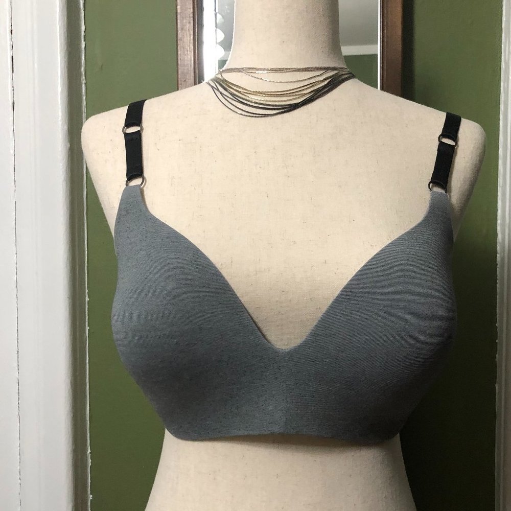 TRIUMPH SLOGGI BRA GRAY AND BLACK SIZE 38D
